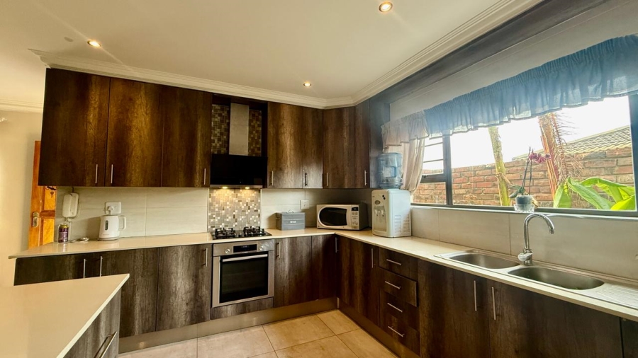 2 Bedroom Property for Sale in Parsonsvlei Eastern Cape